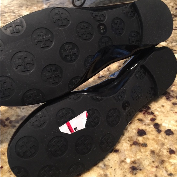 Tory Burch Reva Black Patent Ballet Flats - Picture 6 of 8